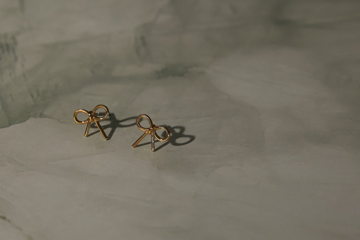 Amity Bow Gold