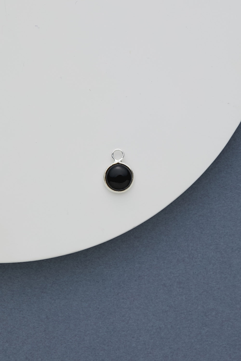 Ludique Round Onyx Silver