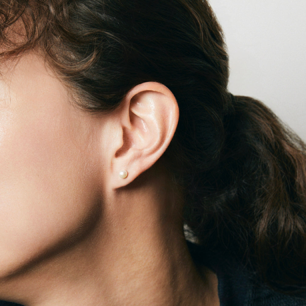 Charisma Button White 5.0mm